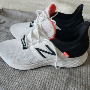 New Balance Fresh Foam Roav Sneakers